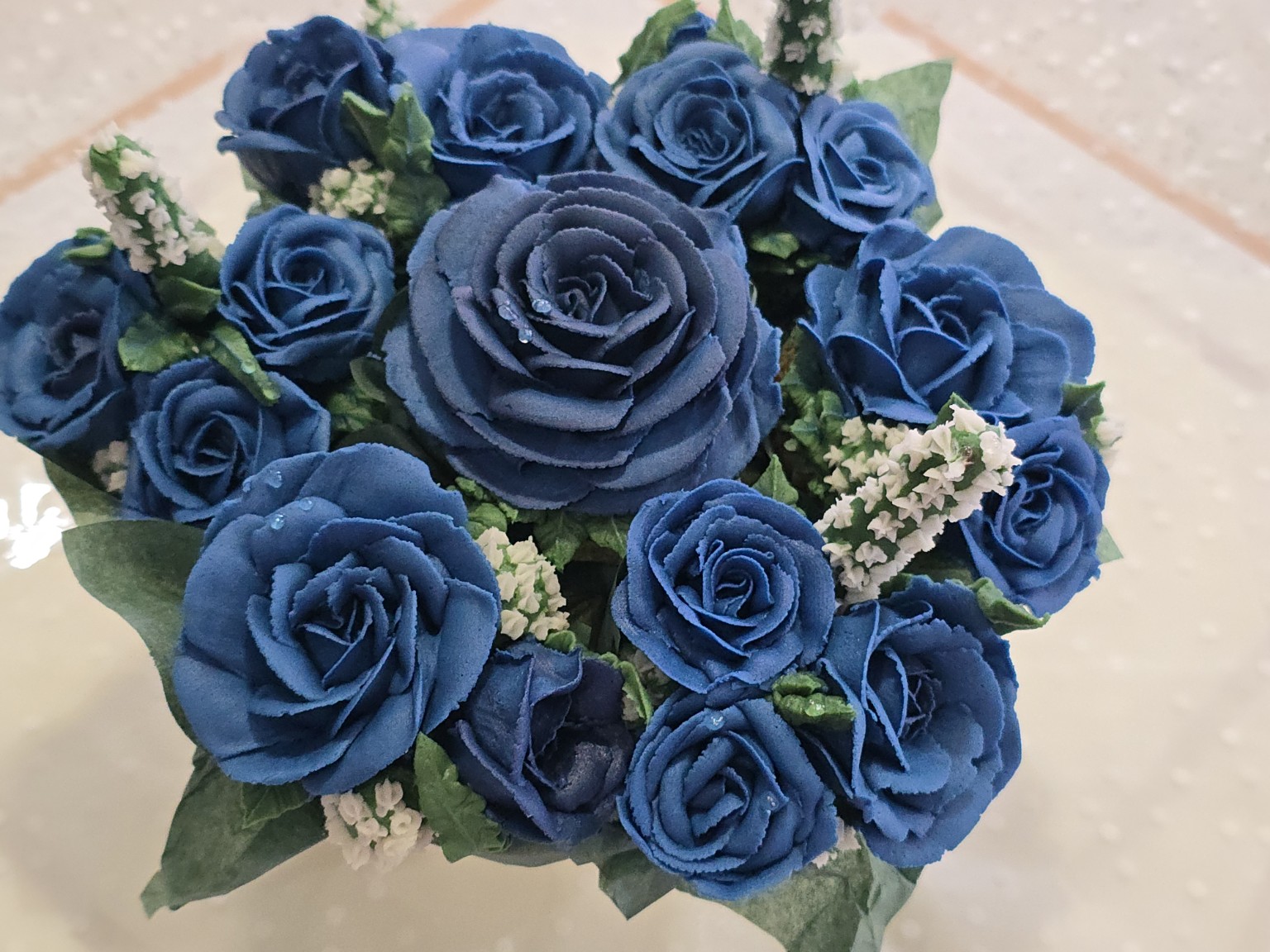 Deep blue 7-cupcake Signature BouqCake